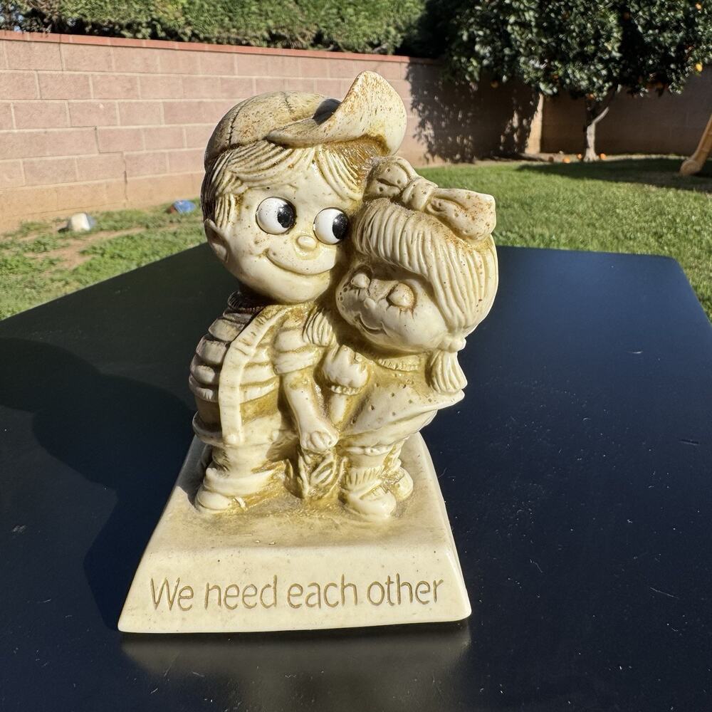 Vintage R & W Berries Co. Figurine Statue # 760 We Need Each Other 1970